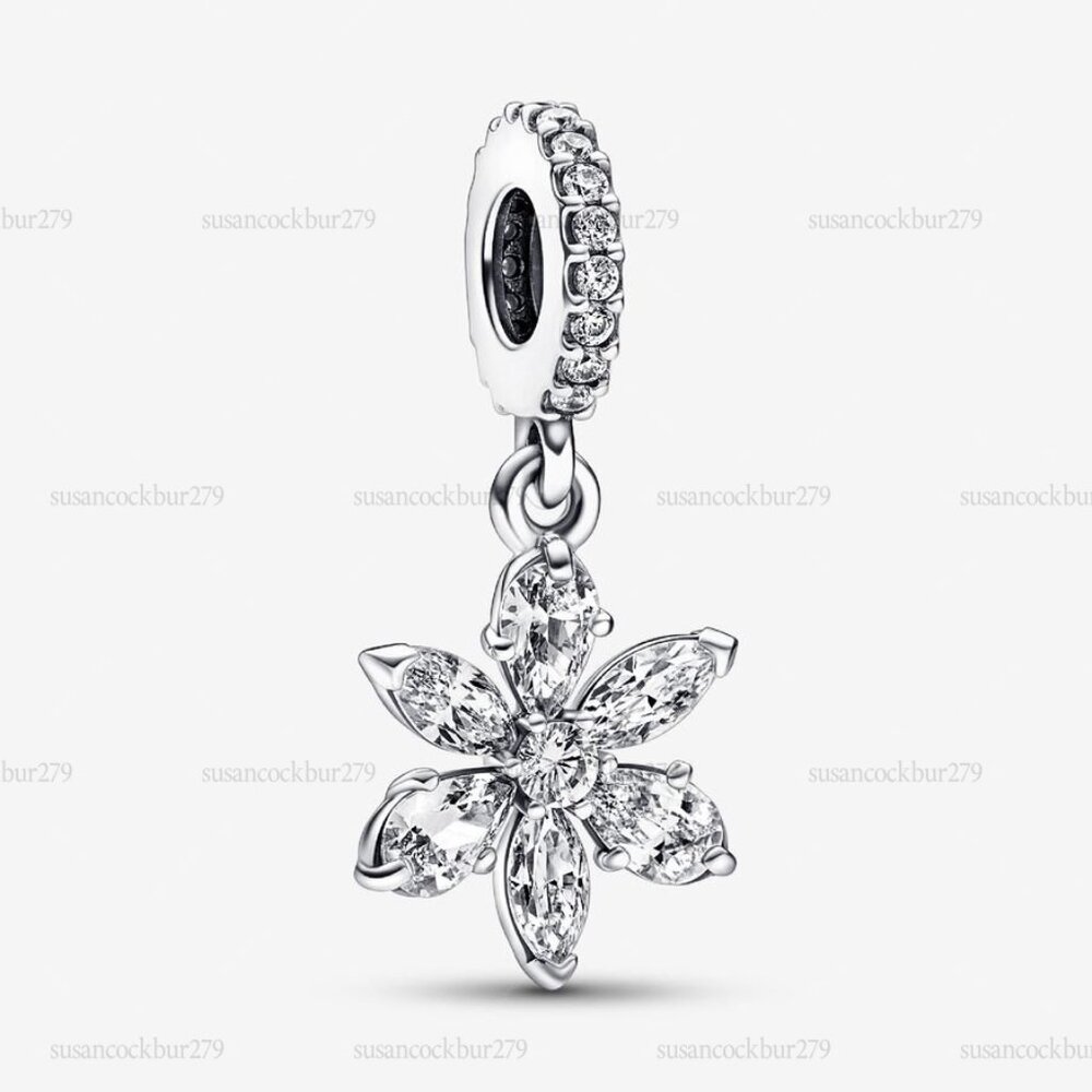 Pandora Sparkling Herbarium Cluster Dangle Charm